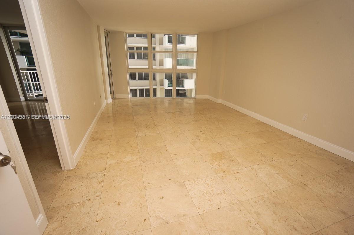 1228 West Ave 513 Property Photo 8