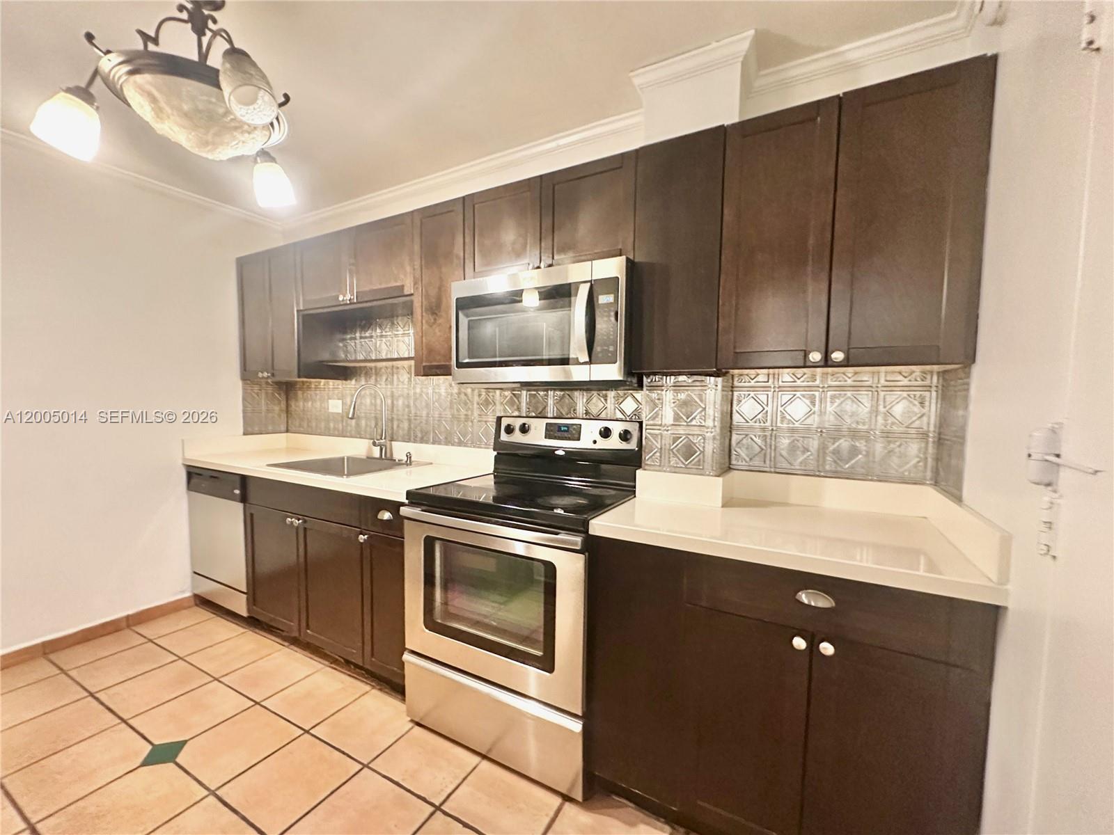 7135 Collins Ave 811 Property Photo 10
