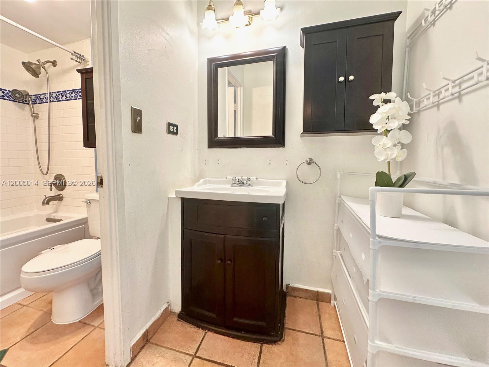 7135 Collins Ave 811 Property Photo 20
