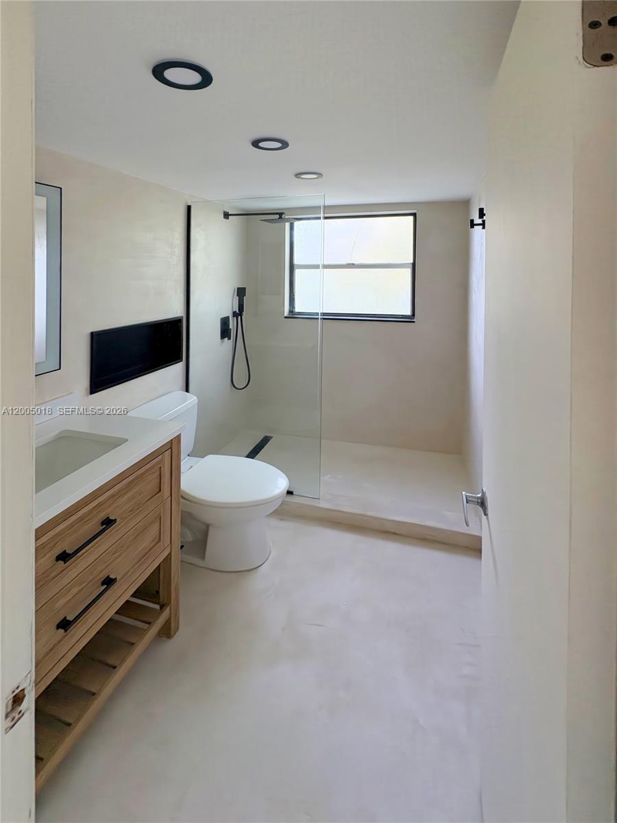 777 Ne 62nd St C402 Property Photo 11