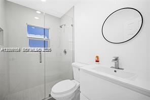 1301 Sharar Ave Property Photo 5