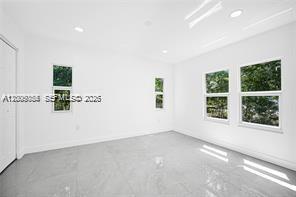 1301 Sharar Ave Property Photo 8