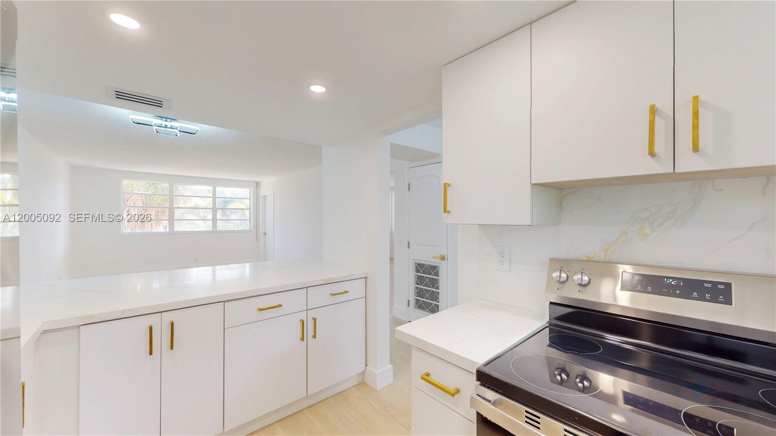 1333 E Hallandale Beach Blvd 326 Property Photo 12
