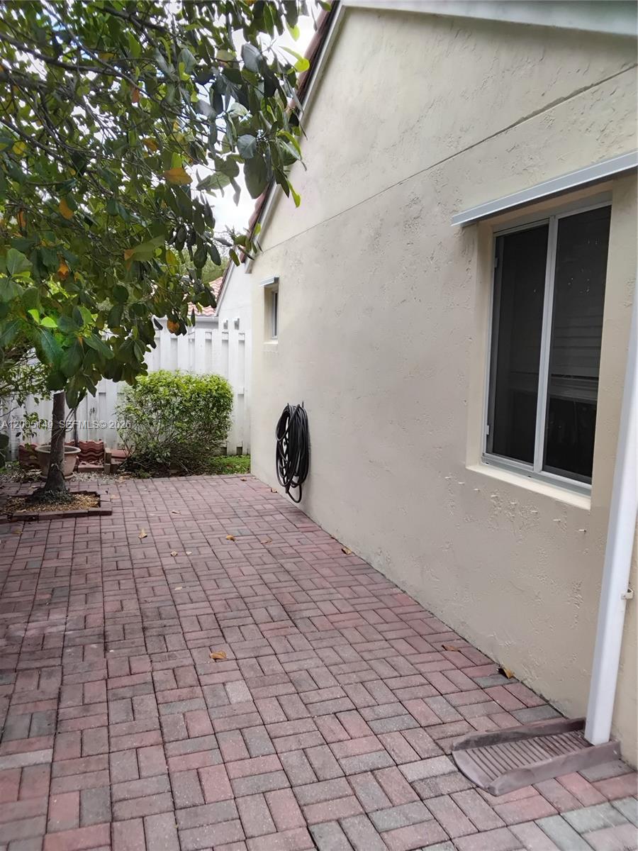 519 Talavera Rd Property Photo 8