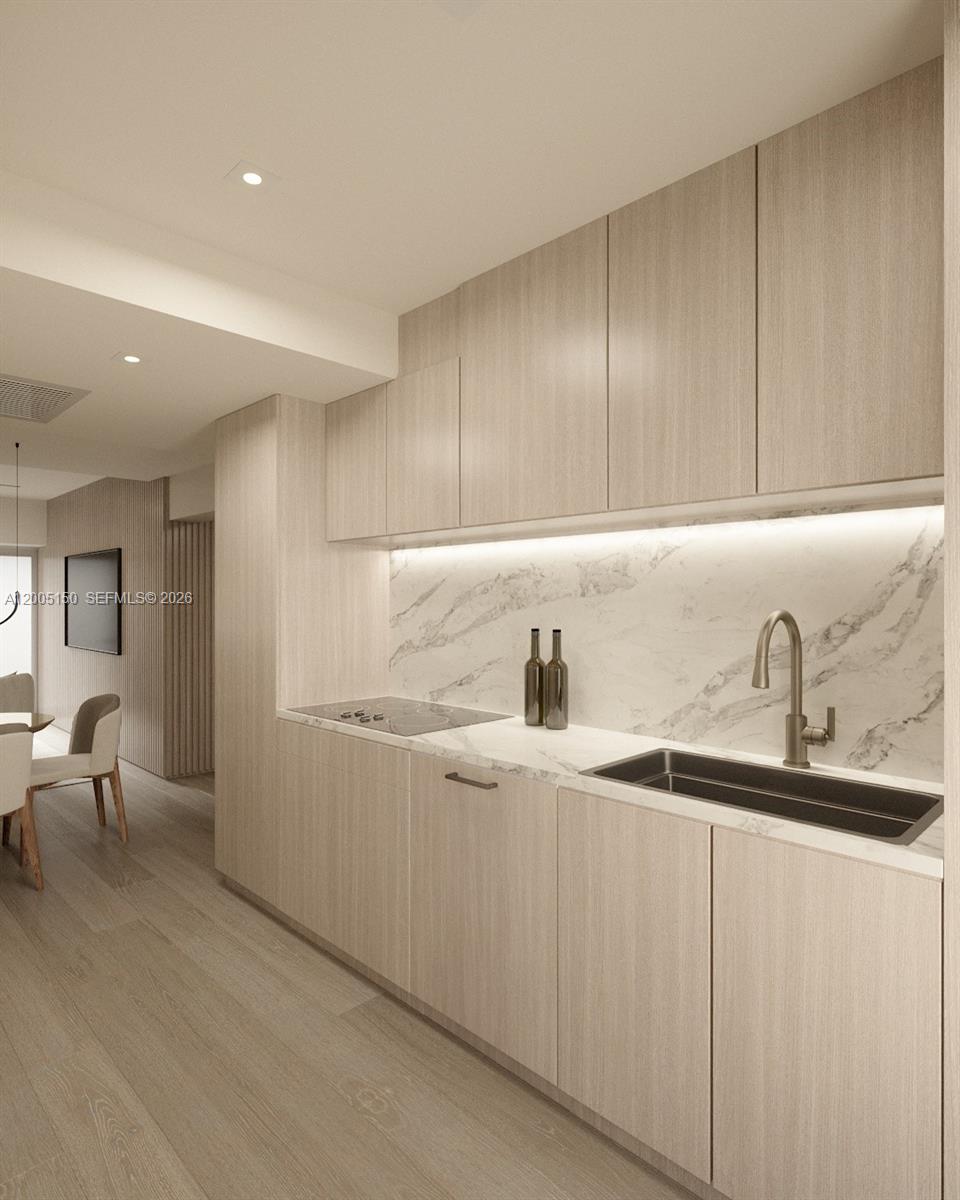 250 Collins Ave 107 Property Photo 5