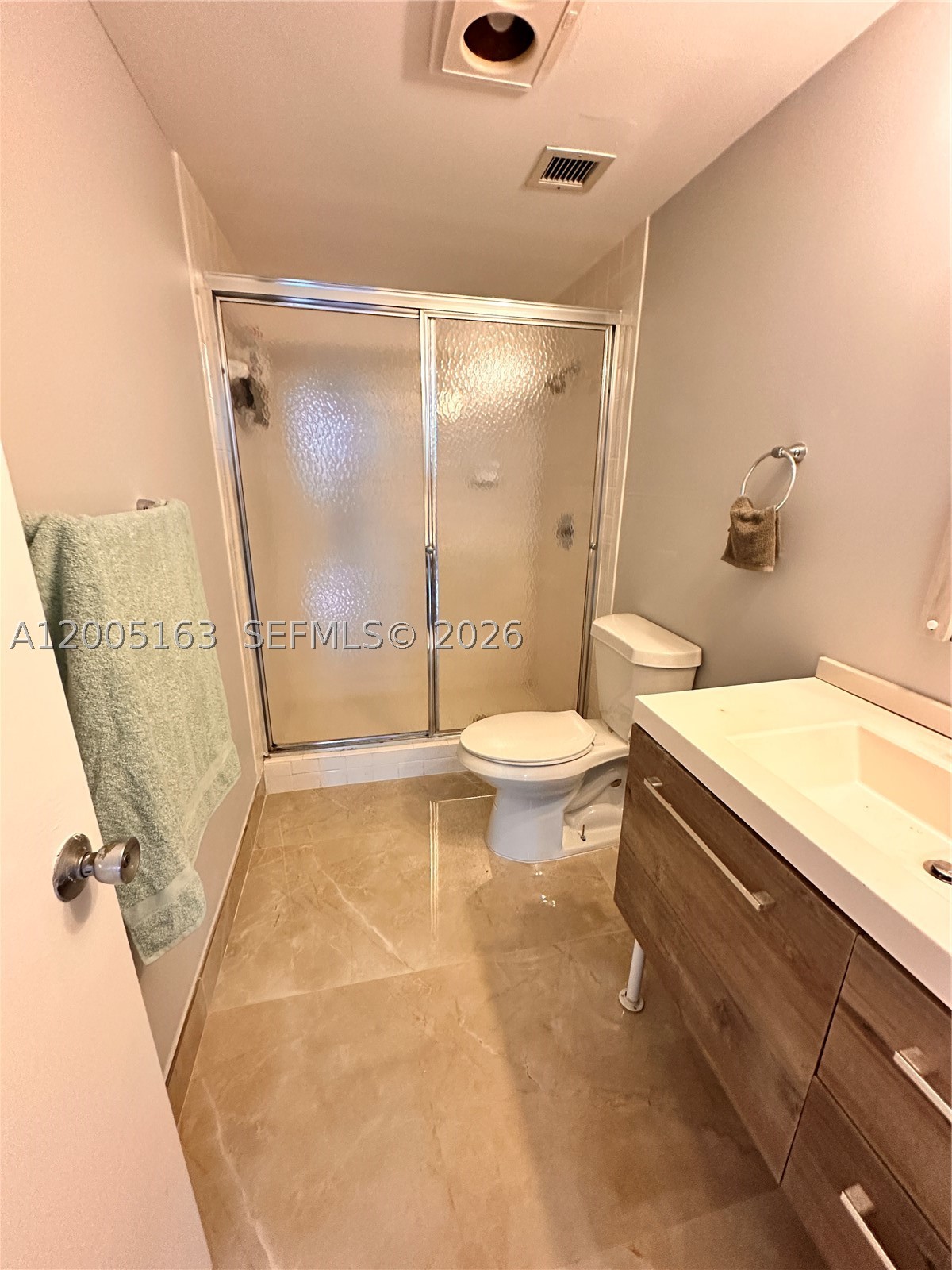 901 Hillcrest Dr 315 Property Photo 3
