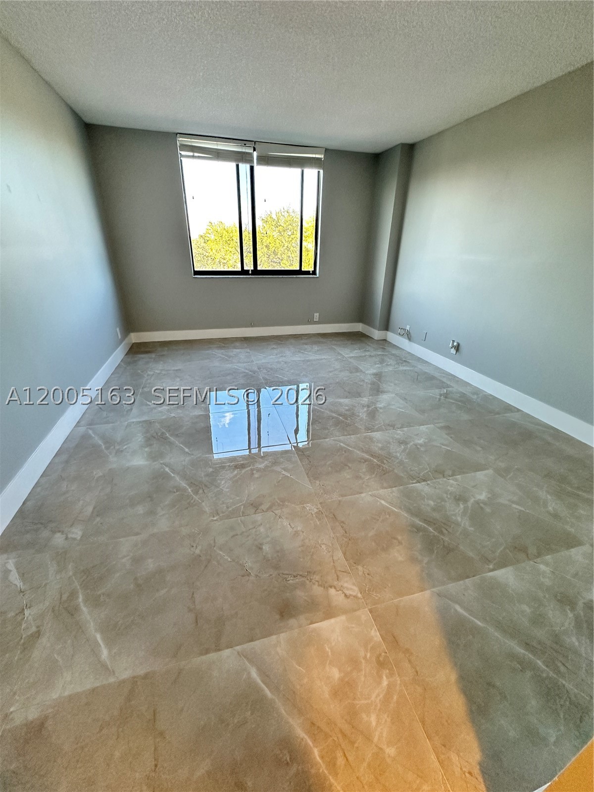 901 Hillcrest Dr 315 Property Photo 8