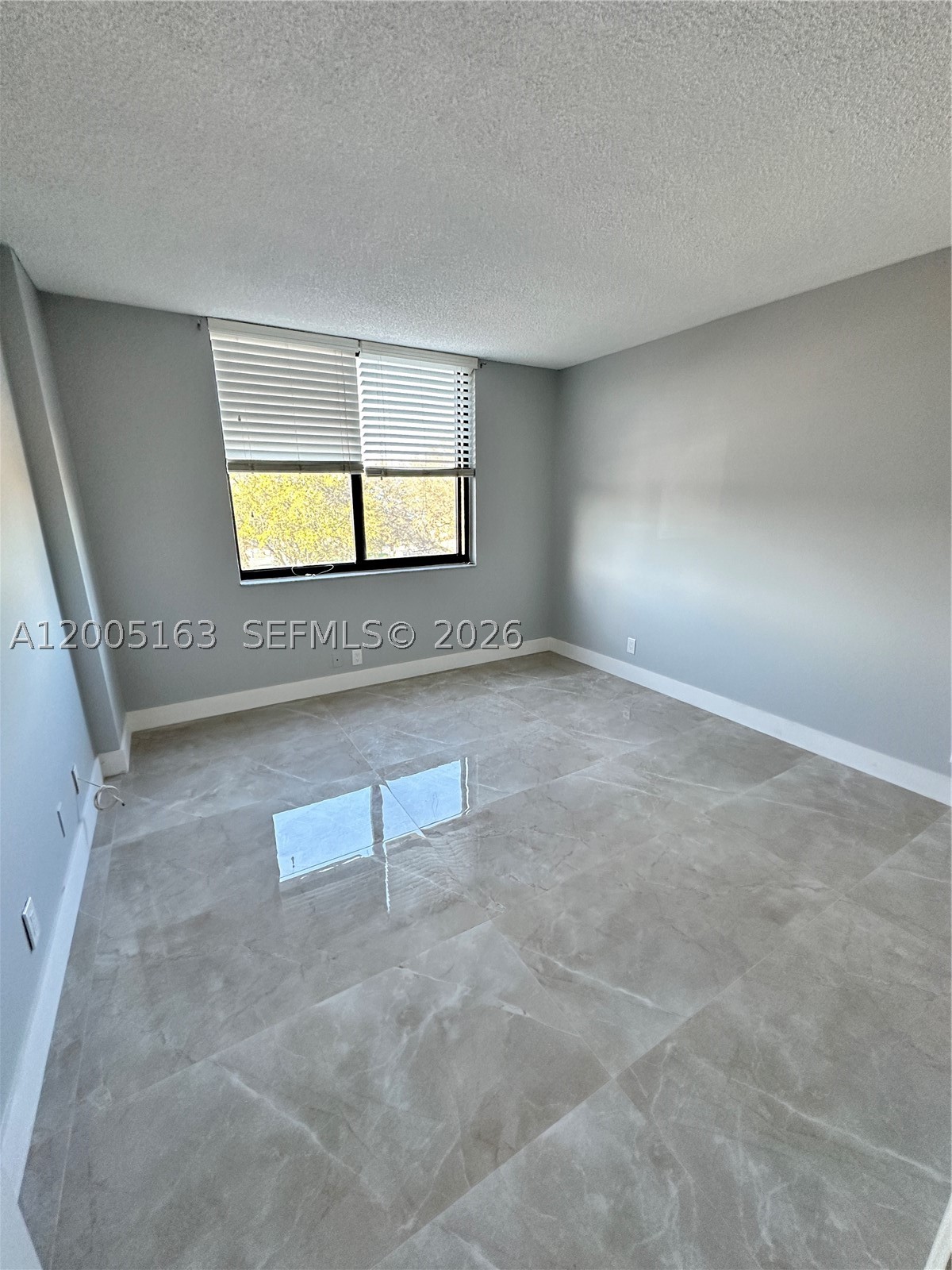 901 Hillcrest Dr 315 Property Photo 9