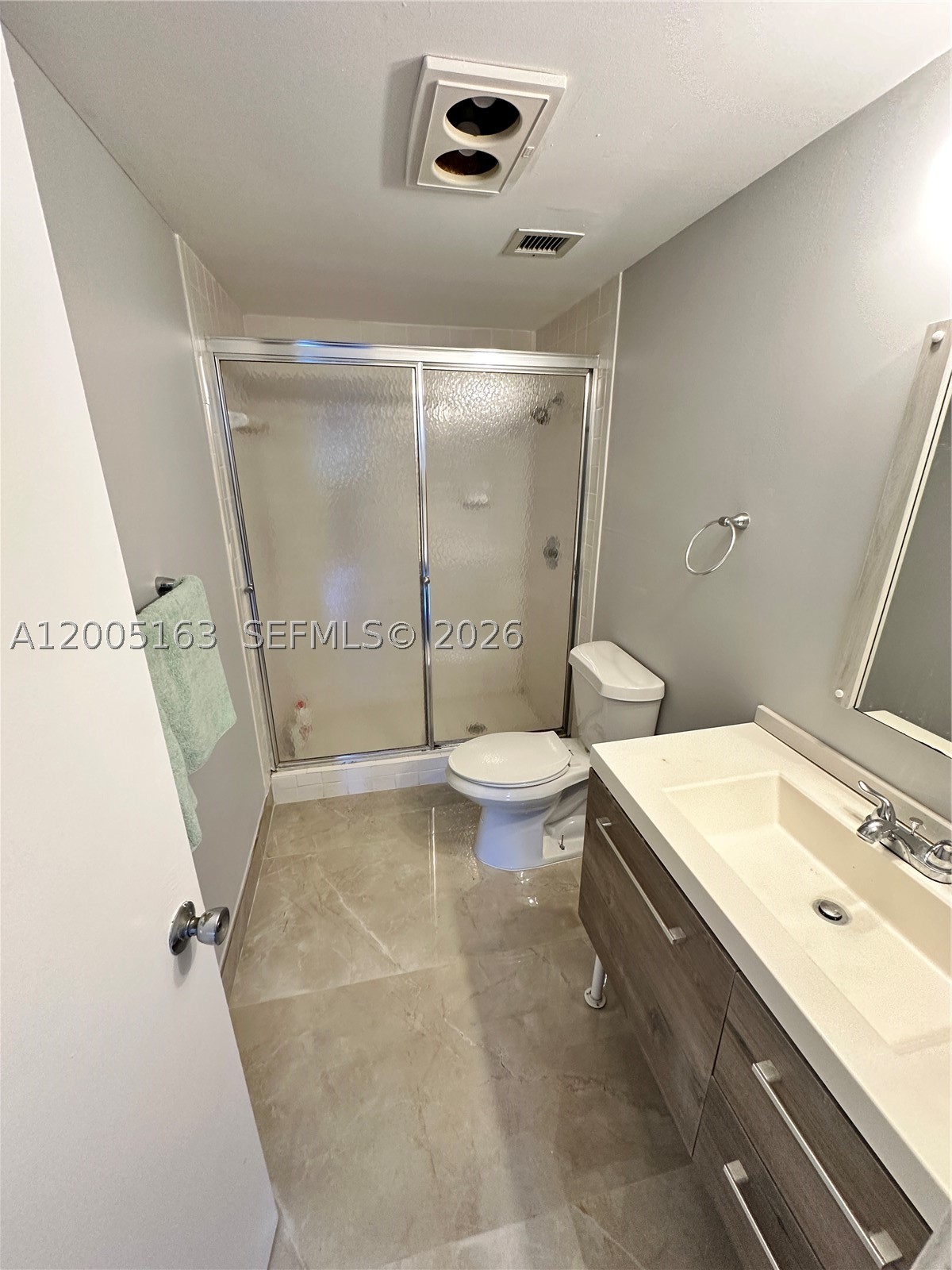 901 Hillcrest Dr 315 Property Photo 10
