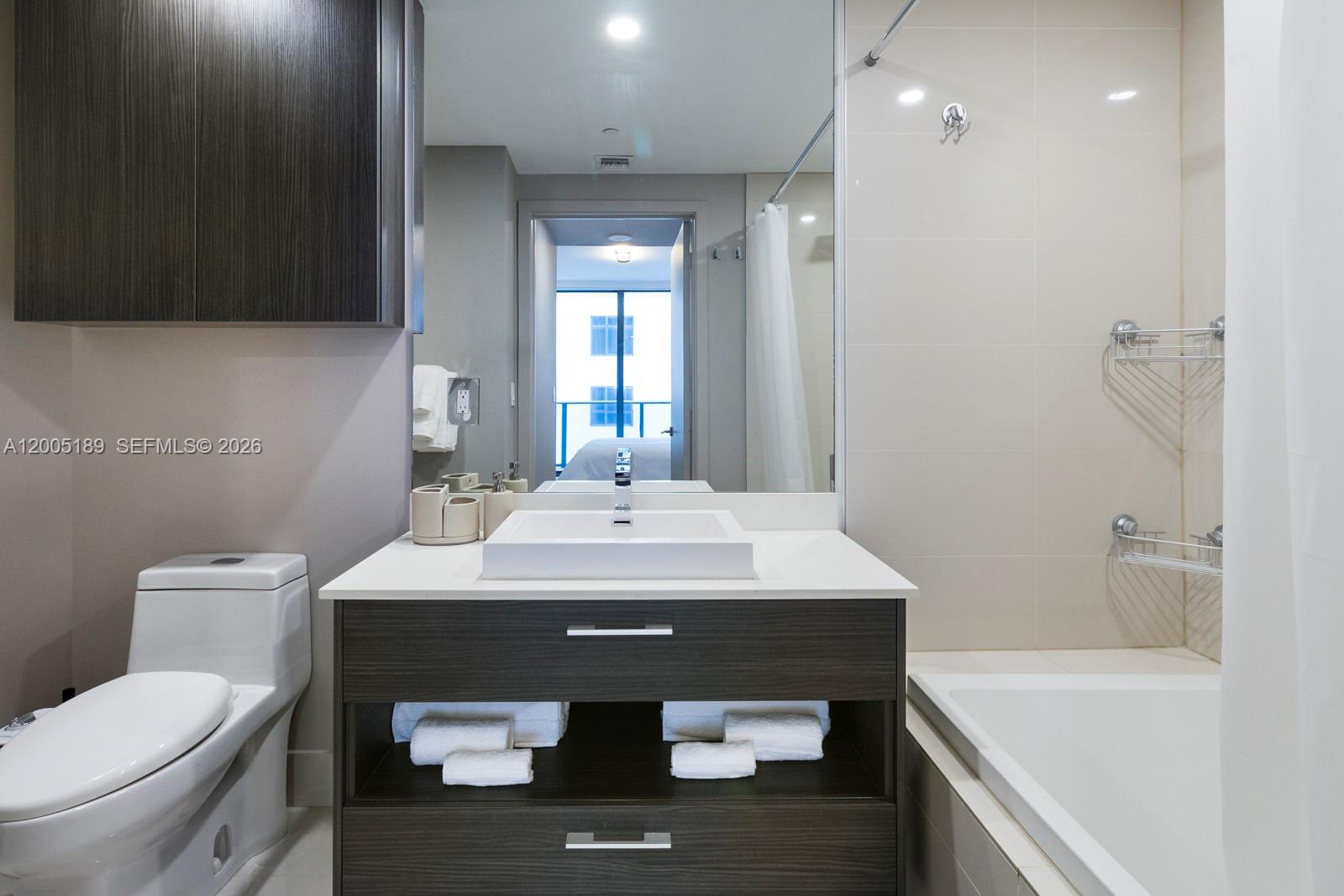 55 Sw 9th St 3010 Property Photo 6