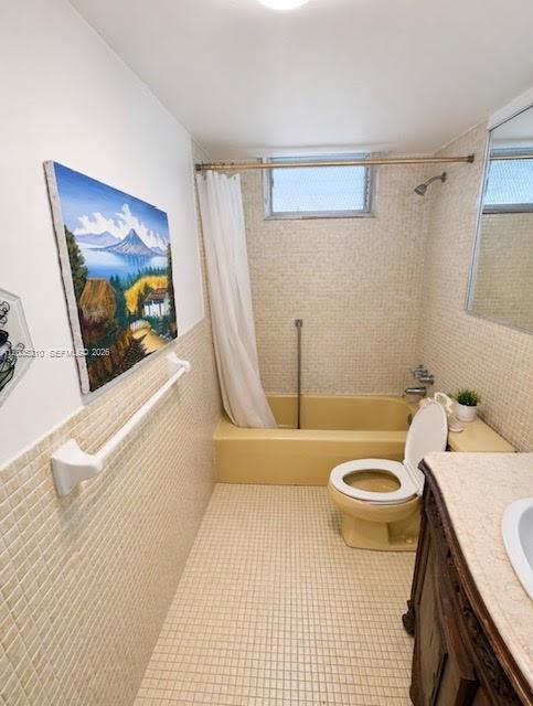 2861 Leonard Dr F514 Property Photo 10