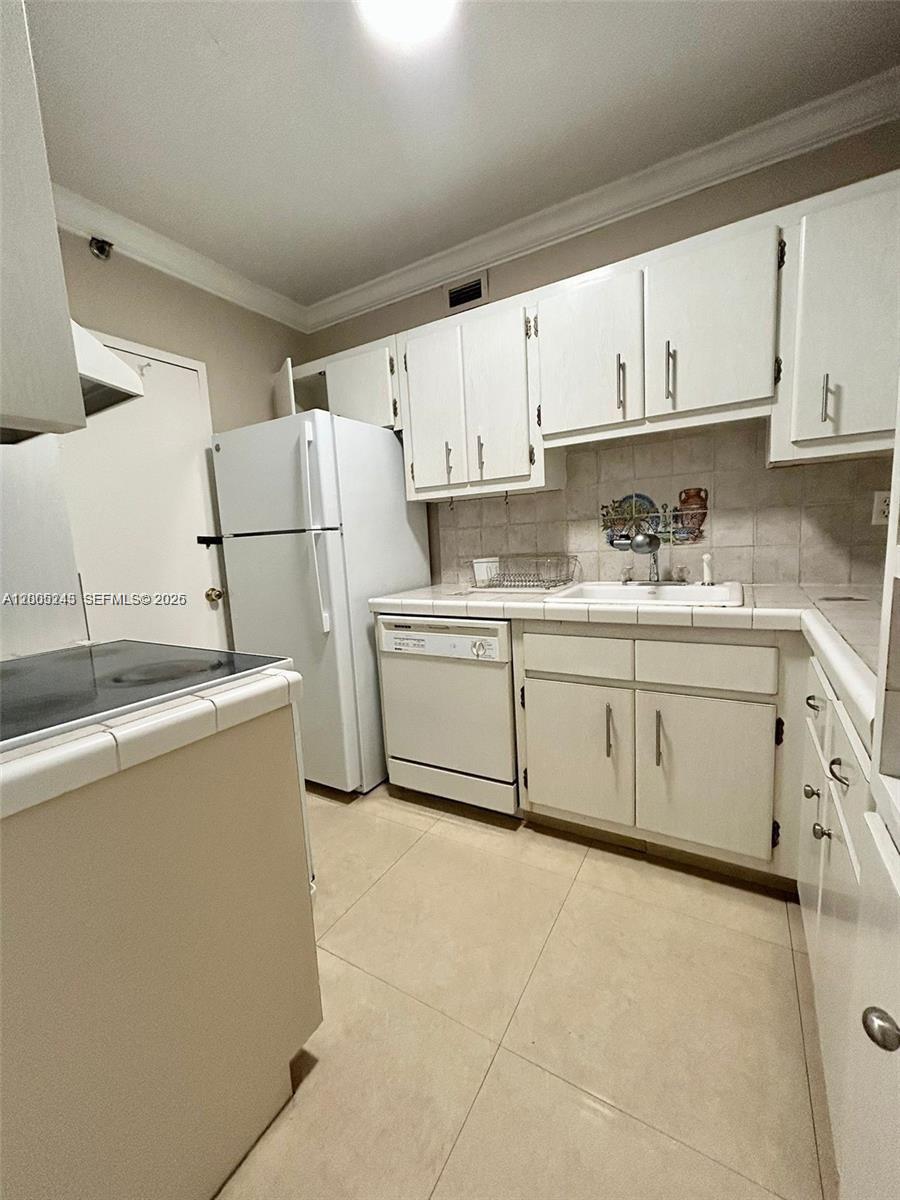 100 Lincoln Rd 1010 Property Photo 5