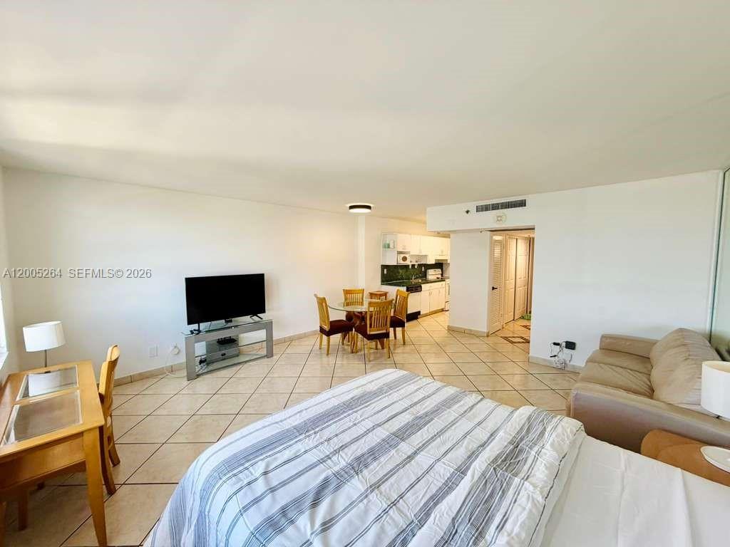 100 Lincoln Rd 731 Property Photo 1