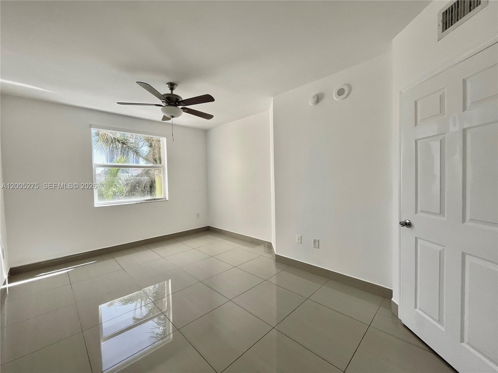 17100 N Bay Rd 1517 Property Photo 9