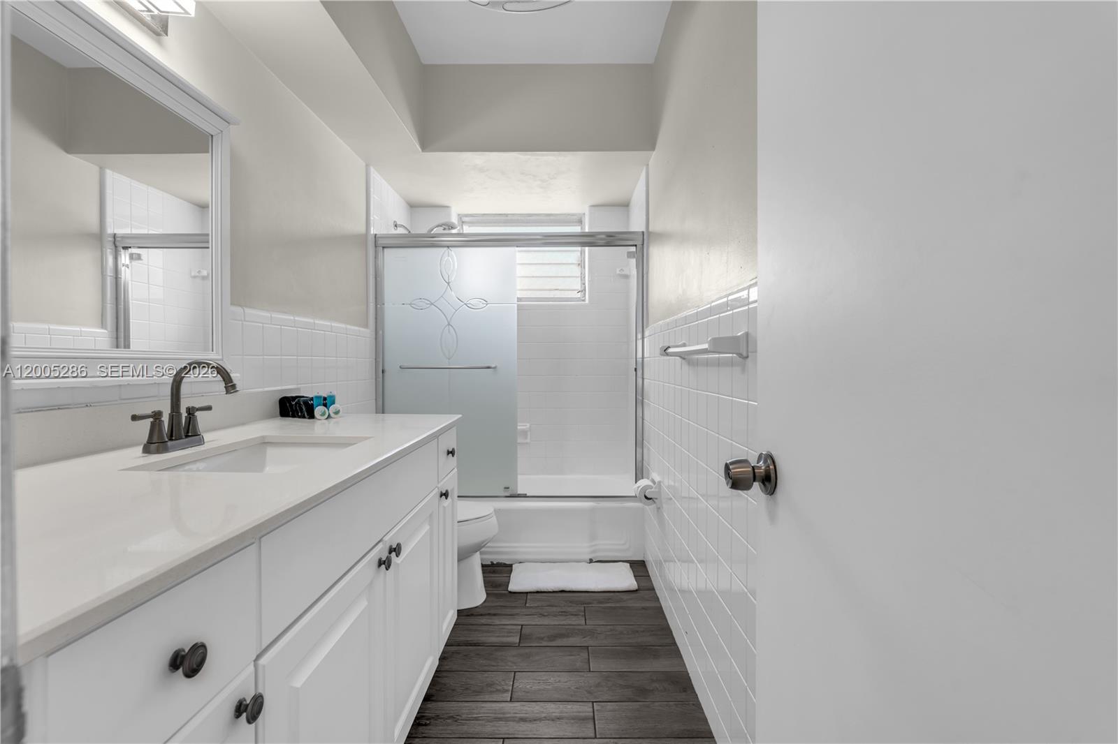 10006 E Bay Harbor Dr 15 Property Photo 13