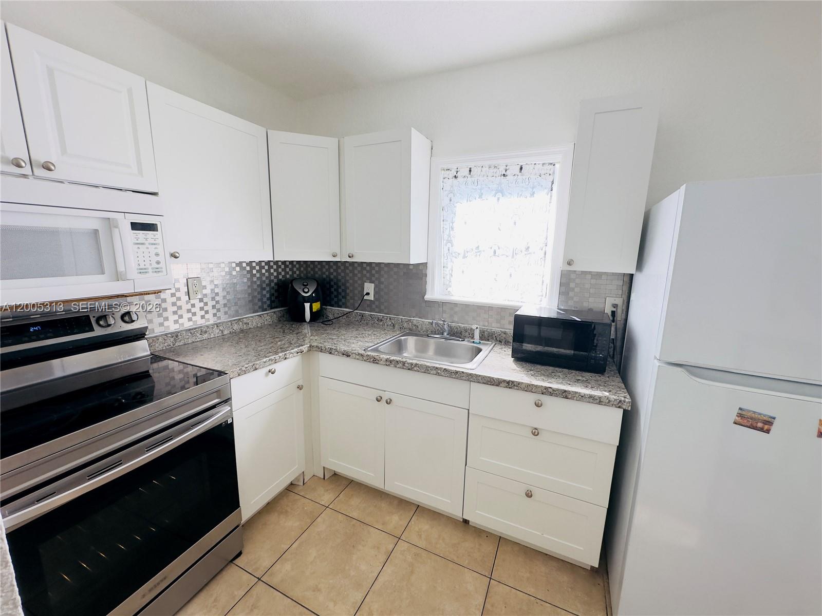 301 Nw 37th St Cu2 Property Photo 3