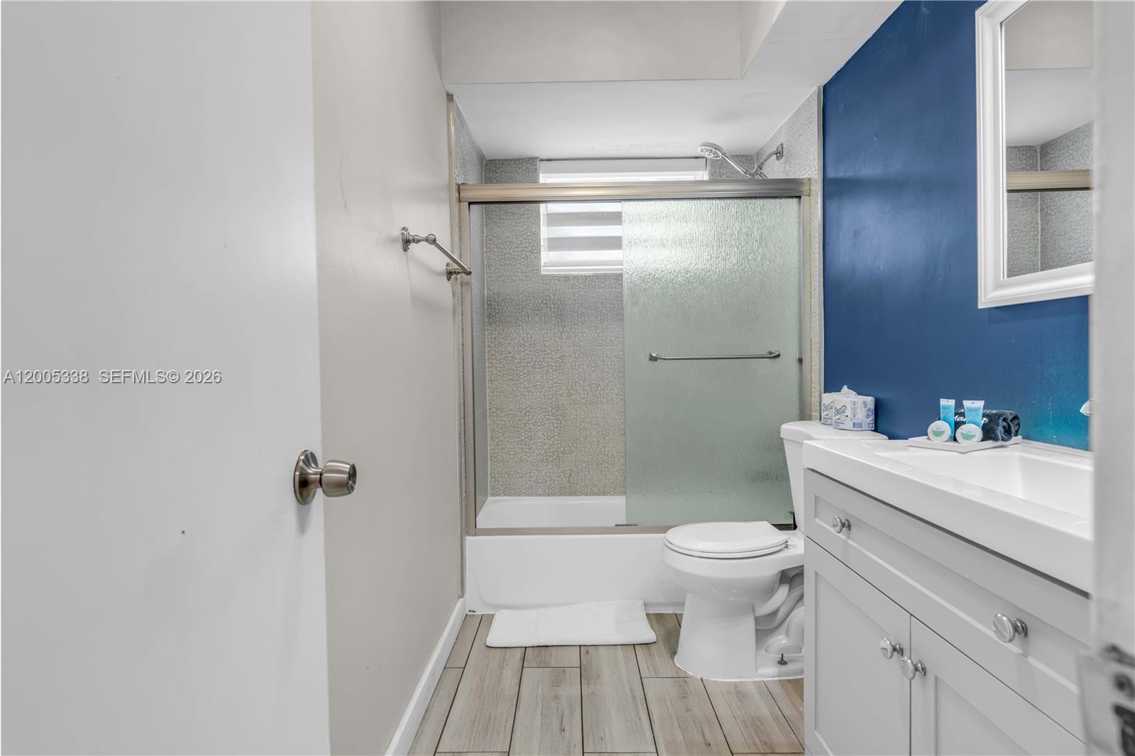 10006 E Bay Harbor Dr 16 Property Photo 11