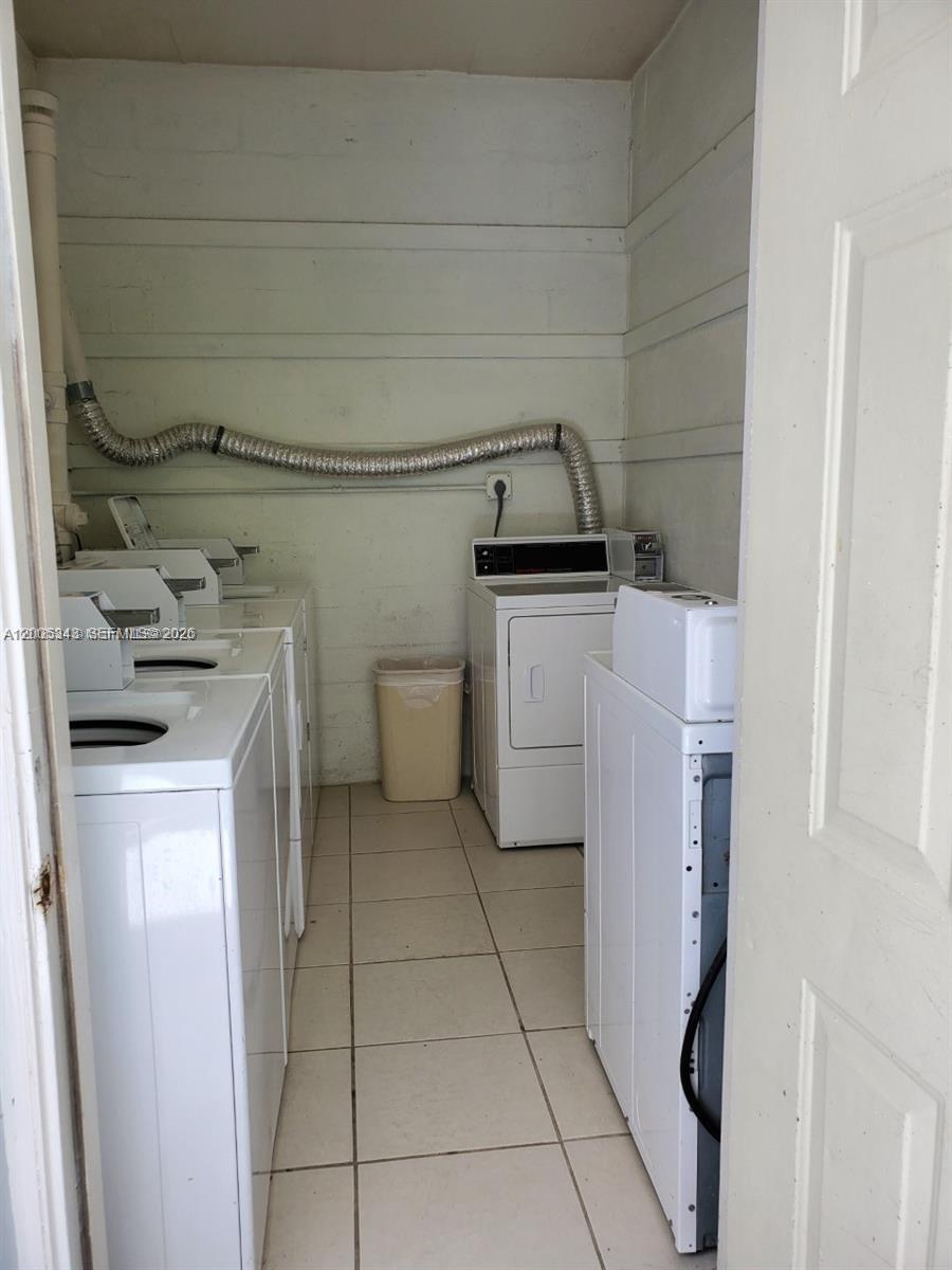 1185 Marseille Dr 209 Property Photo 16