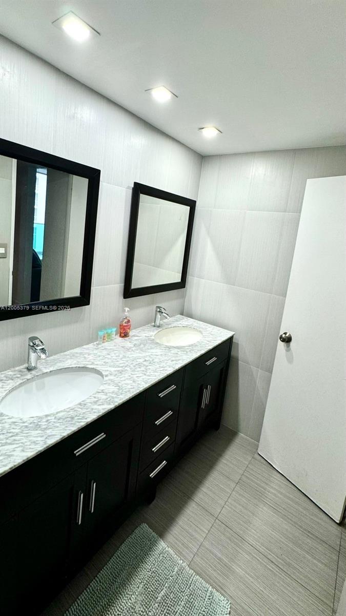 4001 S Ocean Dr Ph3 Property Photo 6