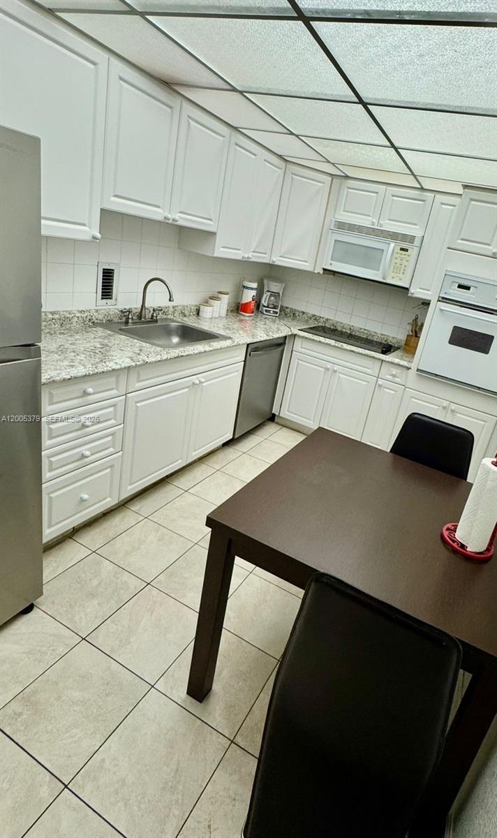 4001 S Ocean Dr Ph3 Property Photo 13