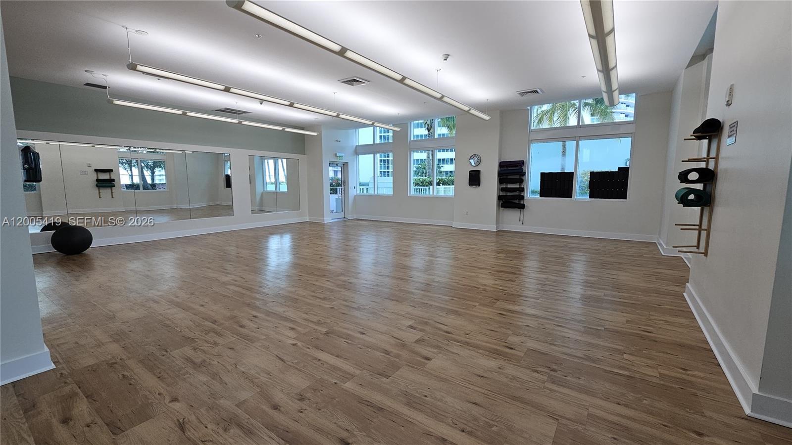 1900 N Bayshore Dr 1617 Property Photo 21