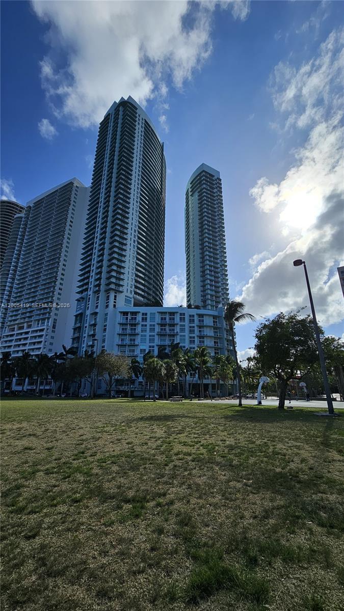 1900 N Bayshore Dr 1617 Property Photo 27