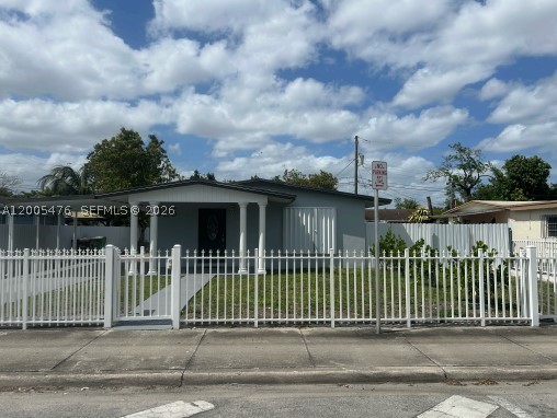 841 Hialeah Dr Property Photo 1