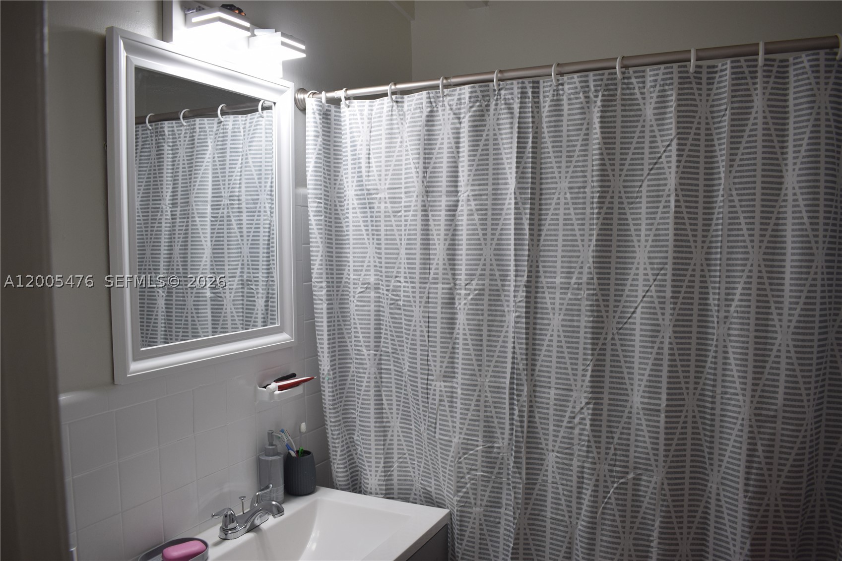 841 Hialeah Dr Property Photo 7