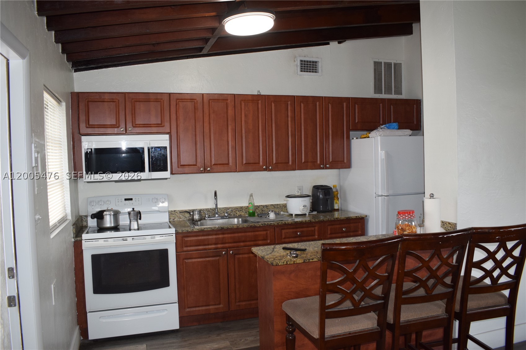 841 Hialeah Dr Property Photo 11