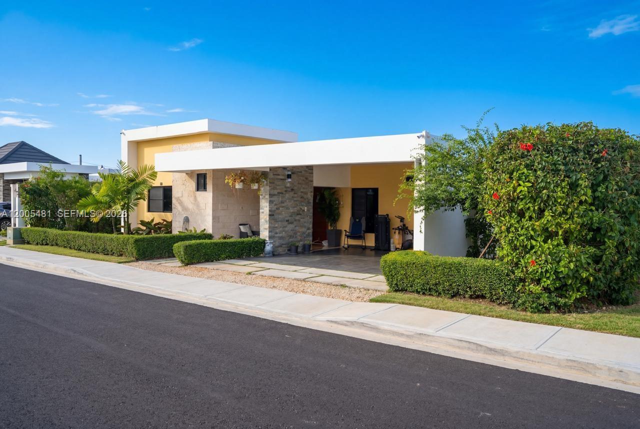 4 Don Pablo Property Photo 2
