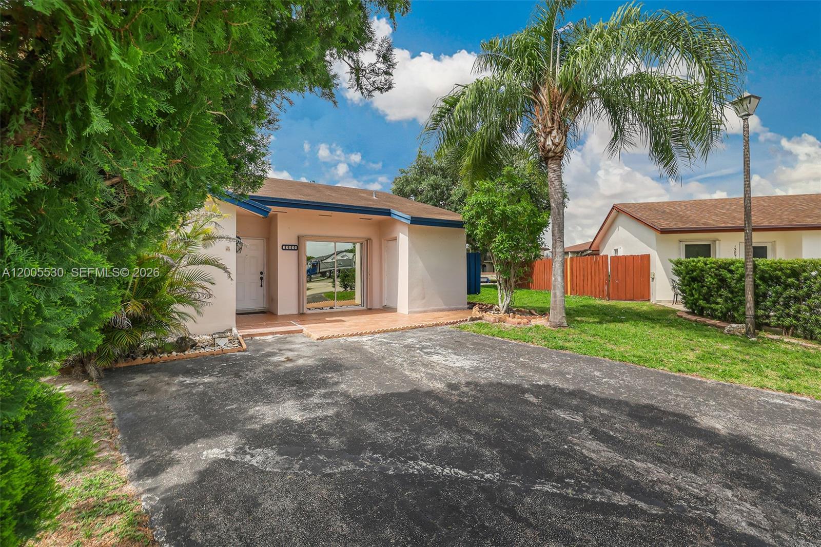 13890 Sw 43rd Ter Property Photo 3