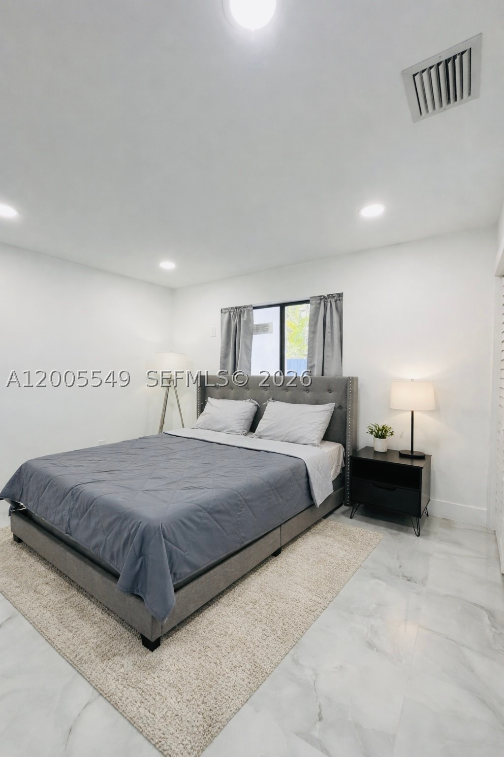1810 Ne 161st St Property Photo 14