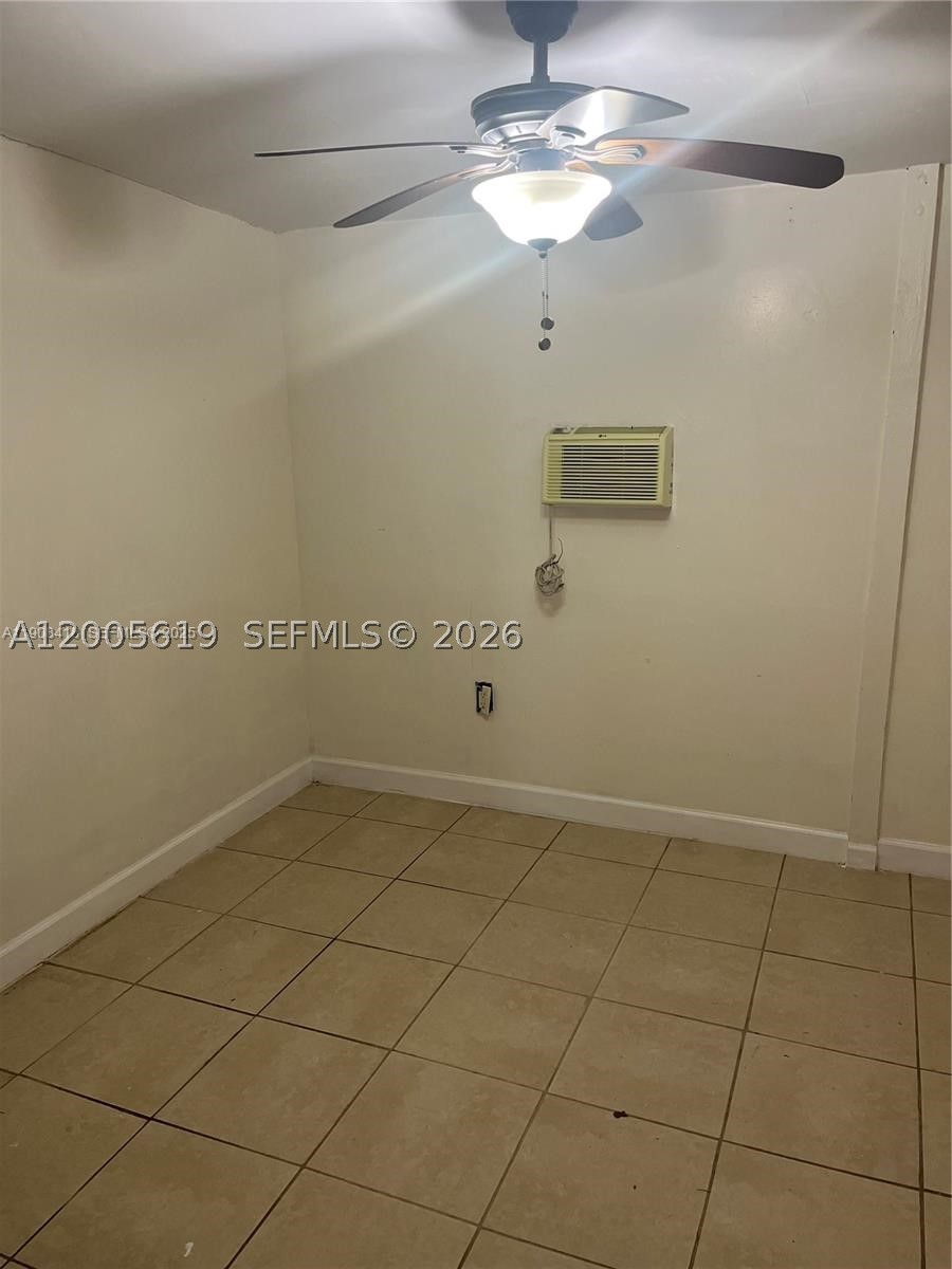 2255 W 55th St 2 Property Photo 8