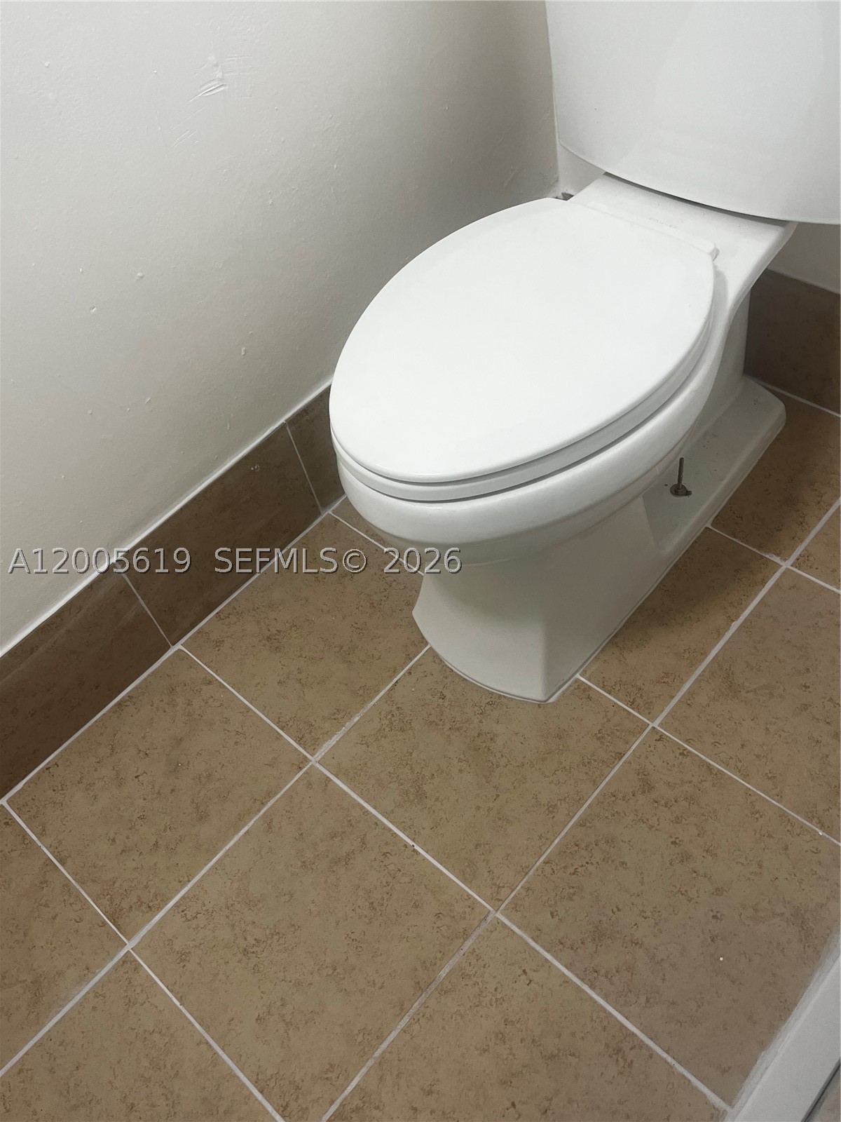 2255 W 55th St 2 Property Photo 10