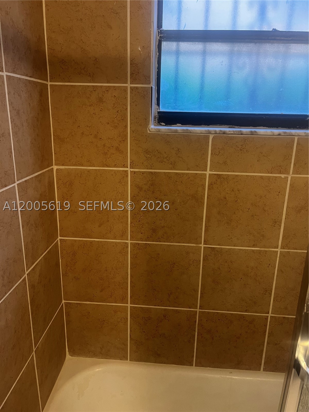 2255 W 55th St 2 Property Photo 11