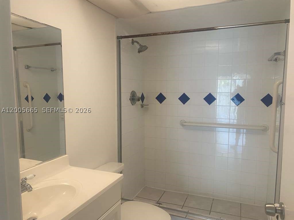 220 Lakeview Dr 203 Property Photo 14