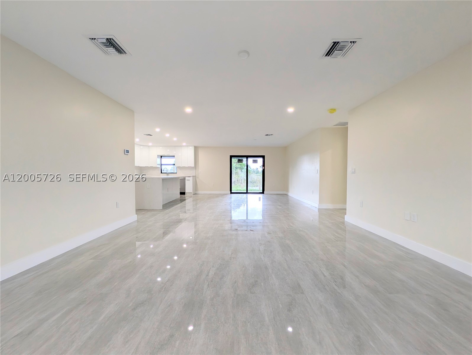 813 Bell Blvd S Property Photo 6