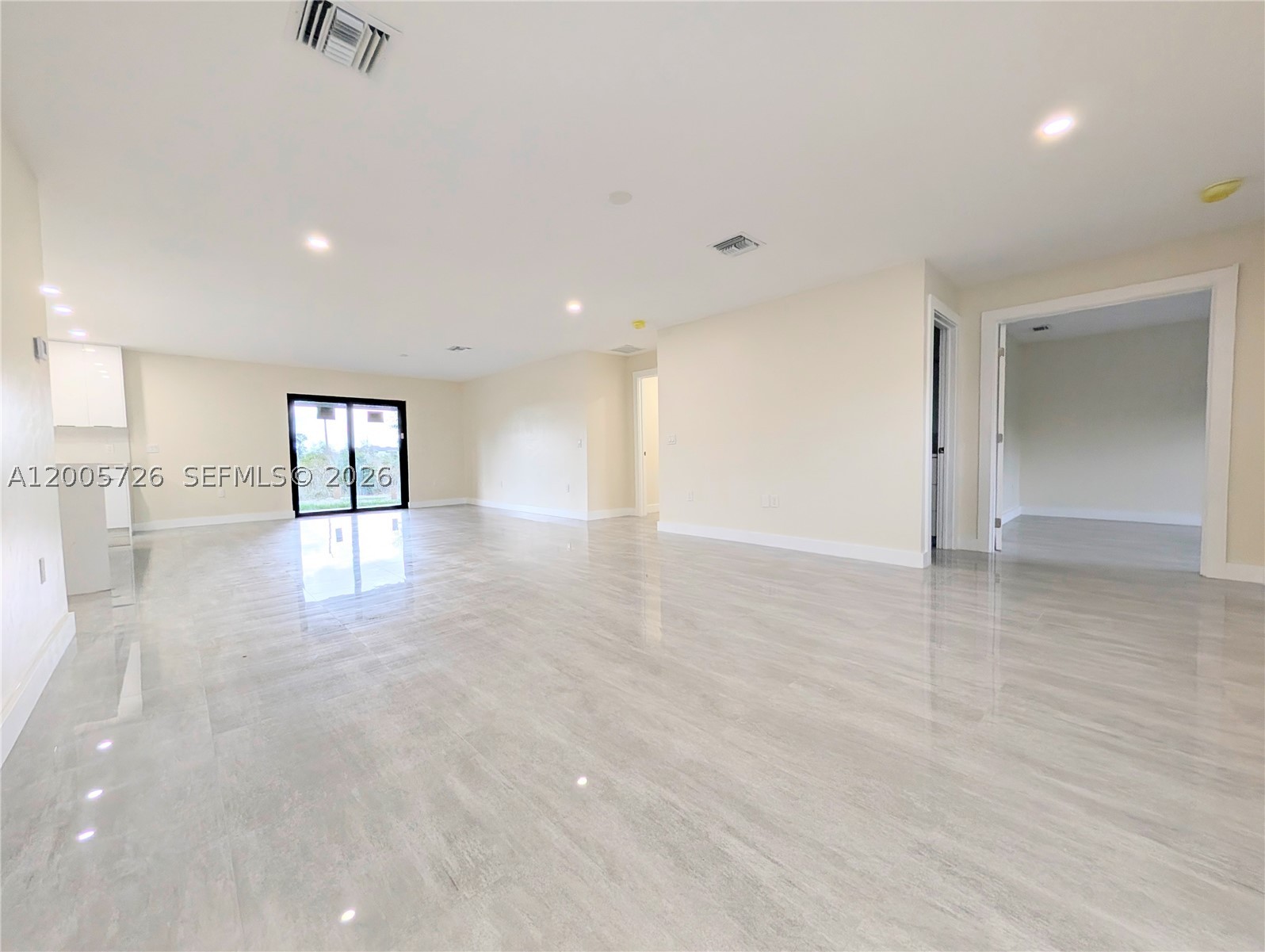 813 Bell Blvd S Property Photo 7