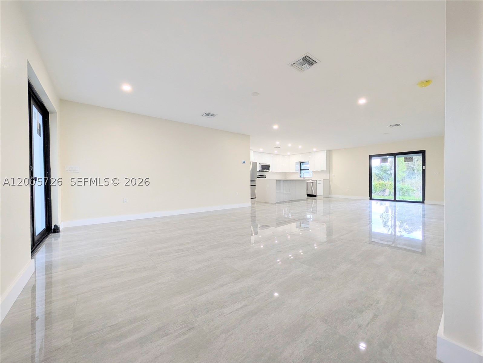 813 Bell Blvd S Property Photo 8