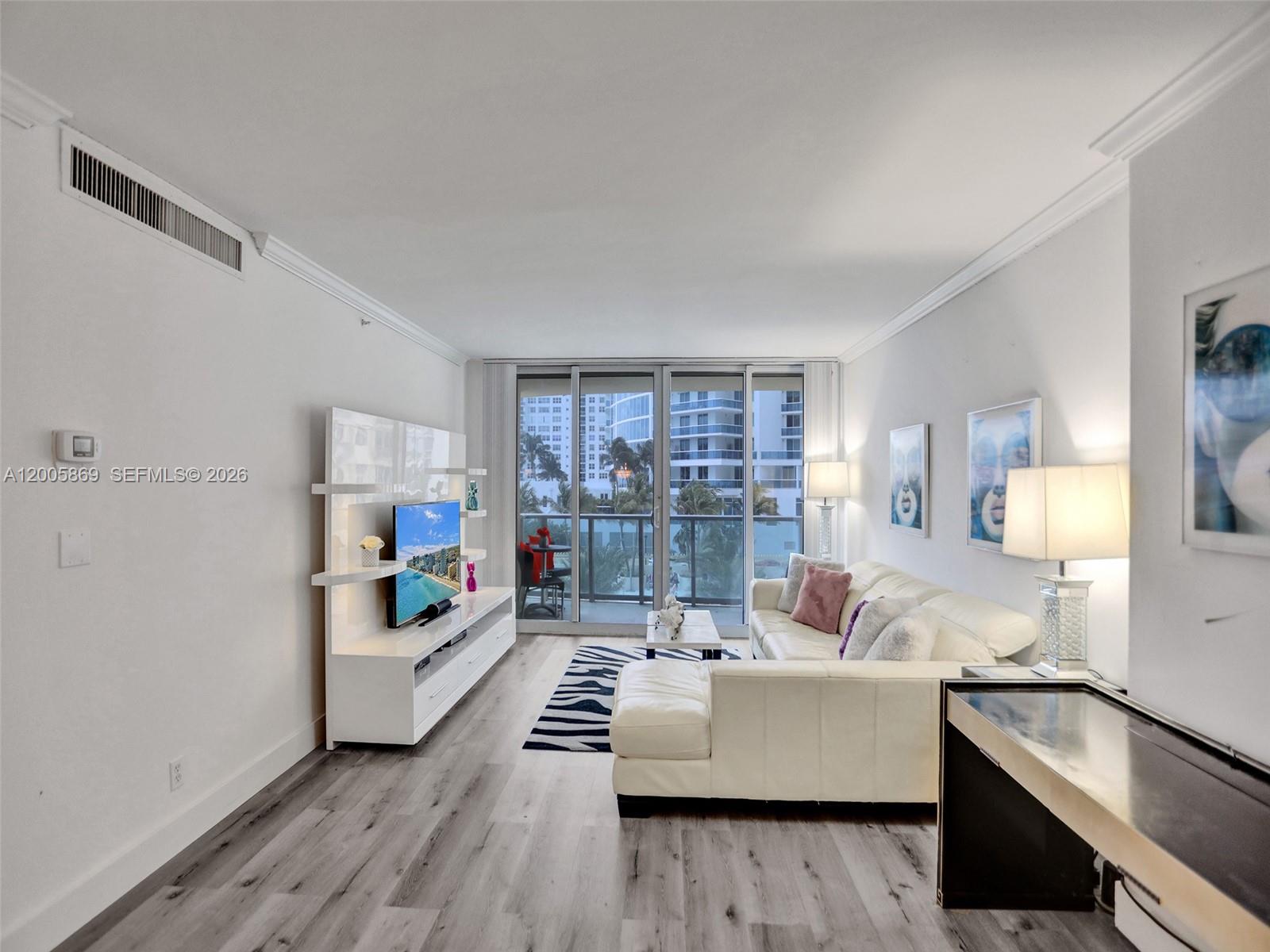 2501 S Ocean Dr 415 Property Photo 3