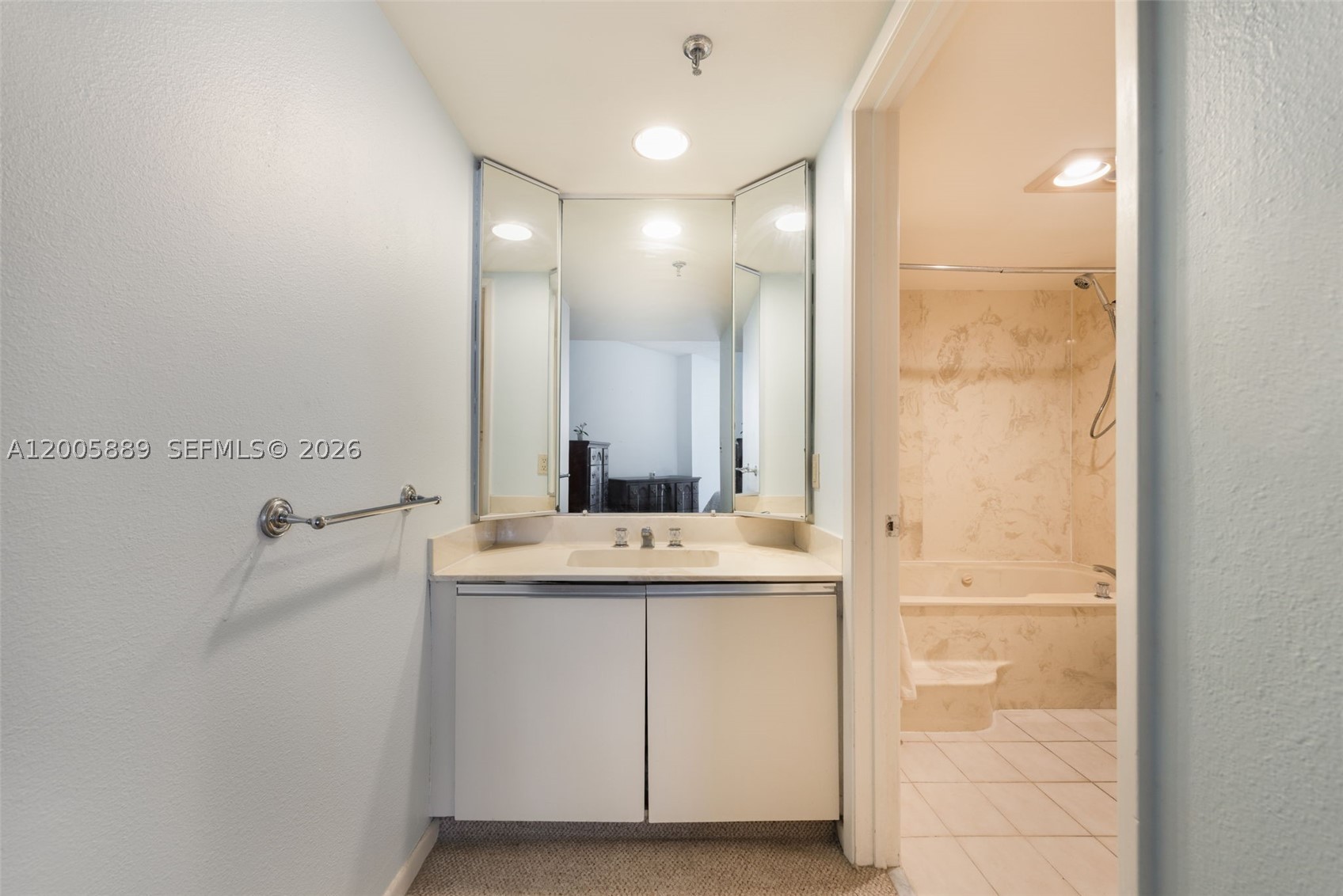 520 Brickell Key Dr A1001 Property Photo 15