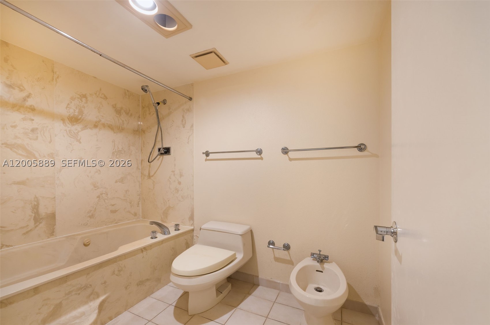 520 Brickell Key Dr A1001 Property Photo 16