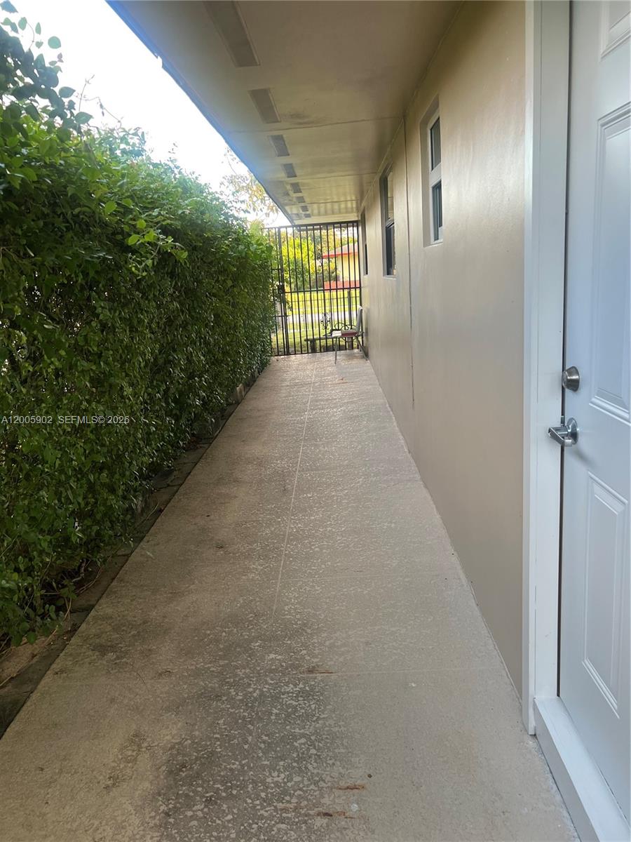 9945 Sw 164th Ter 1 Property Photo 4