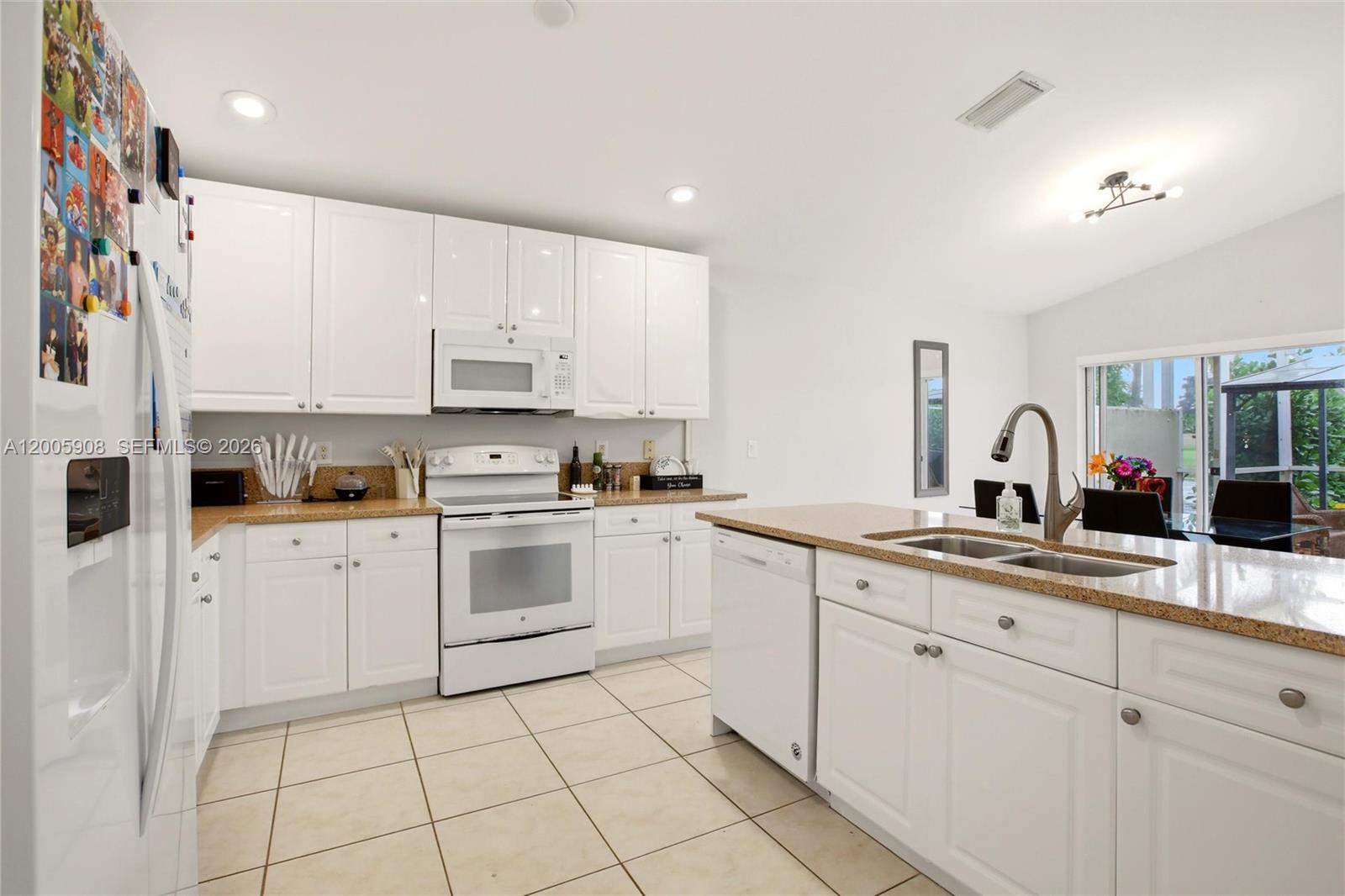 6298 Harbour Chase Dr Property Photo 8