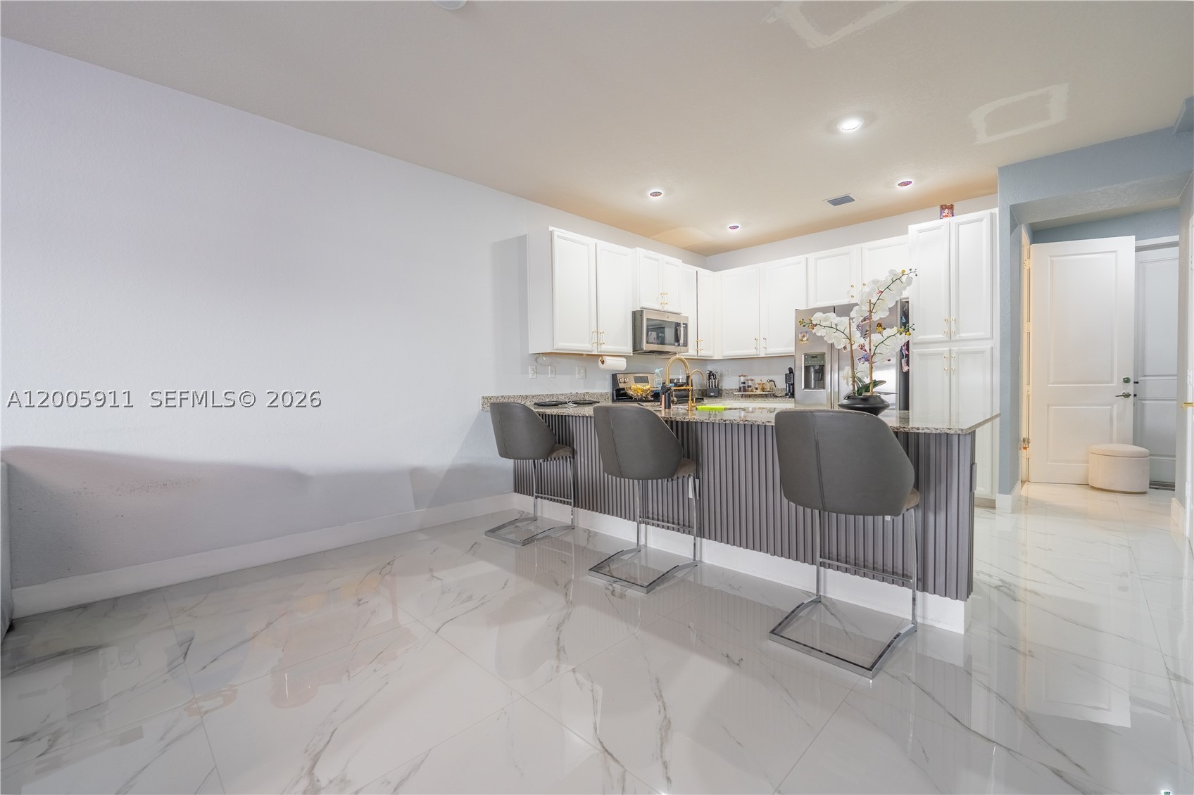 A12005911 Property Photo 18