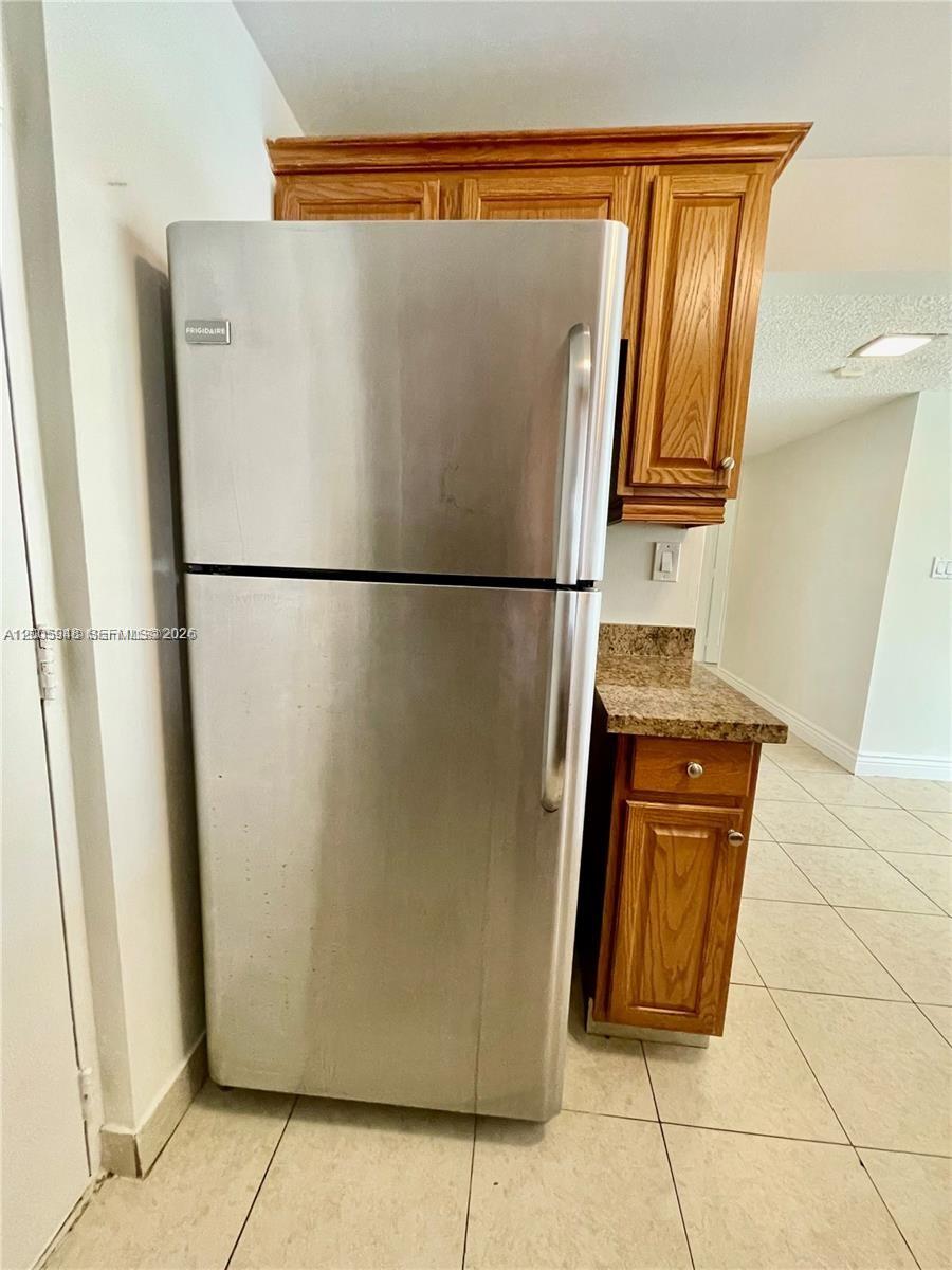 2320 S Cypress Bend Dr 204 Property Photo 4