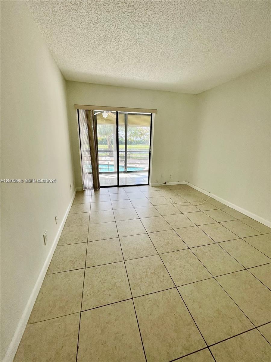 2320 S Cypress Bend Dr 204 Property Photo 12