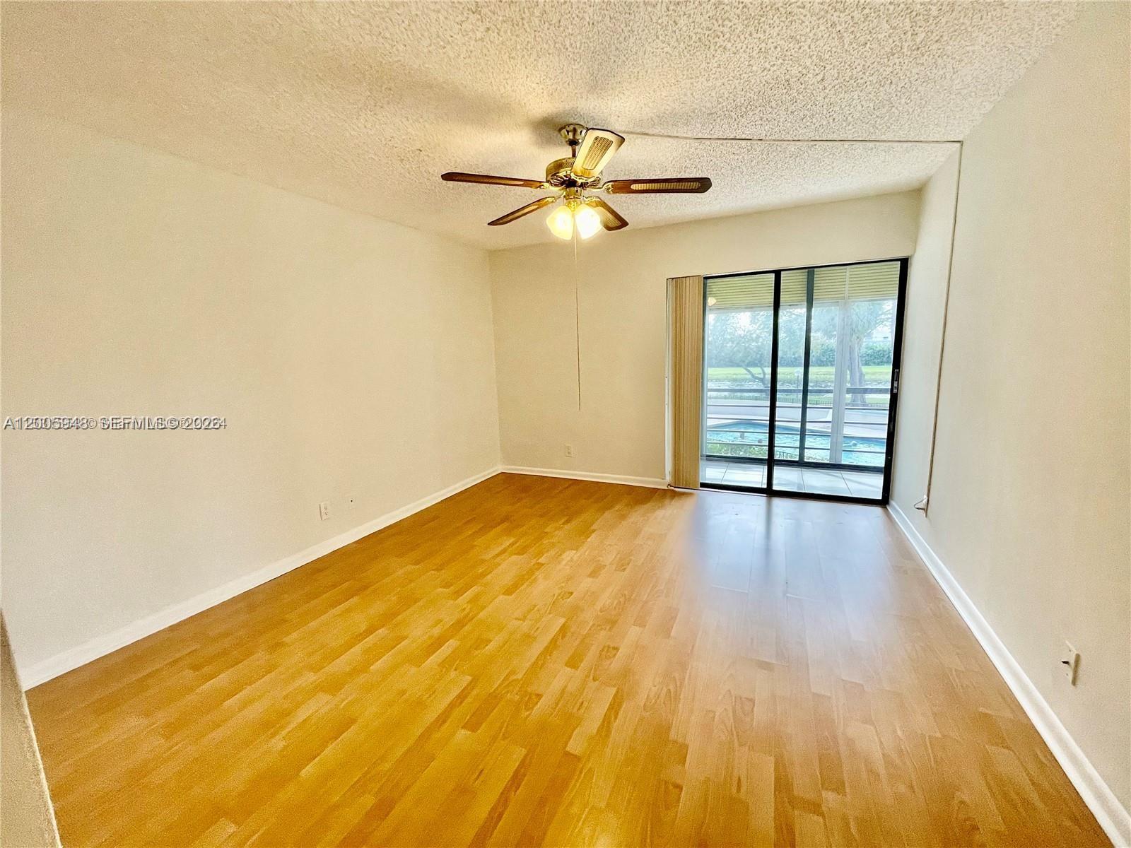 2320 S Cypress Bend Dr 204 Property Photo 17
