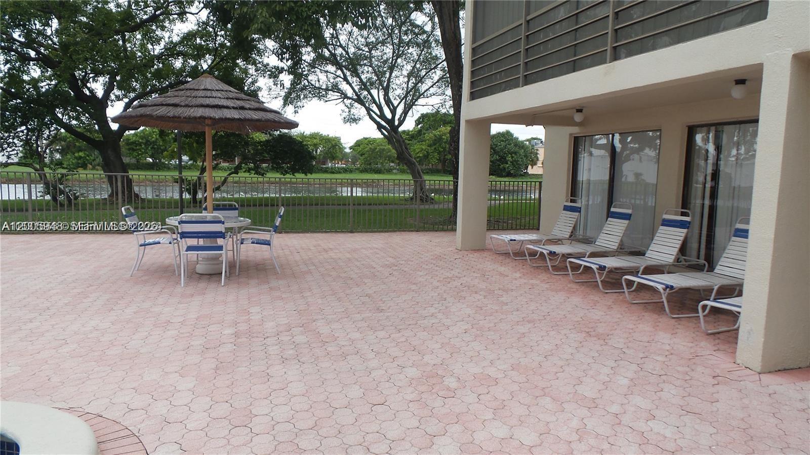 2320 S Cypress Bend Dr 204 Property Photo 23