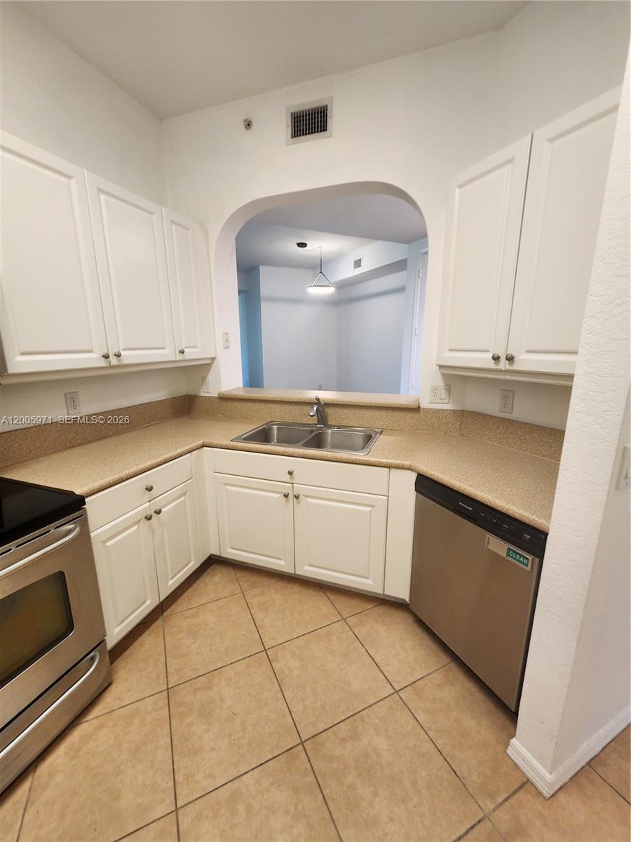 3600 Oaks Clubhouse Dr 206 Property Photo 60